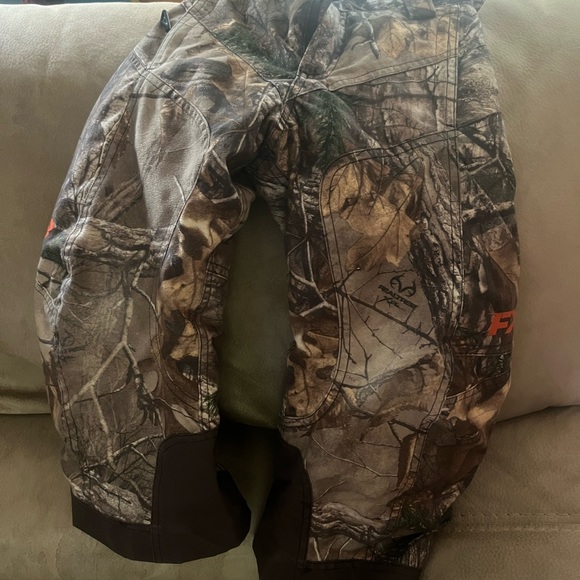 Kids camo fxr snow pants. - Picture 2 of 2